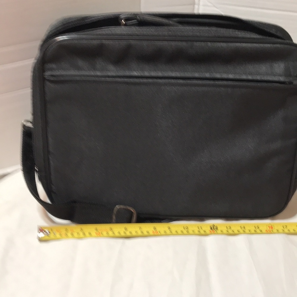 New! Overnight/business luggage - Picture 9 of 11